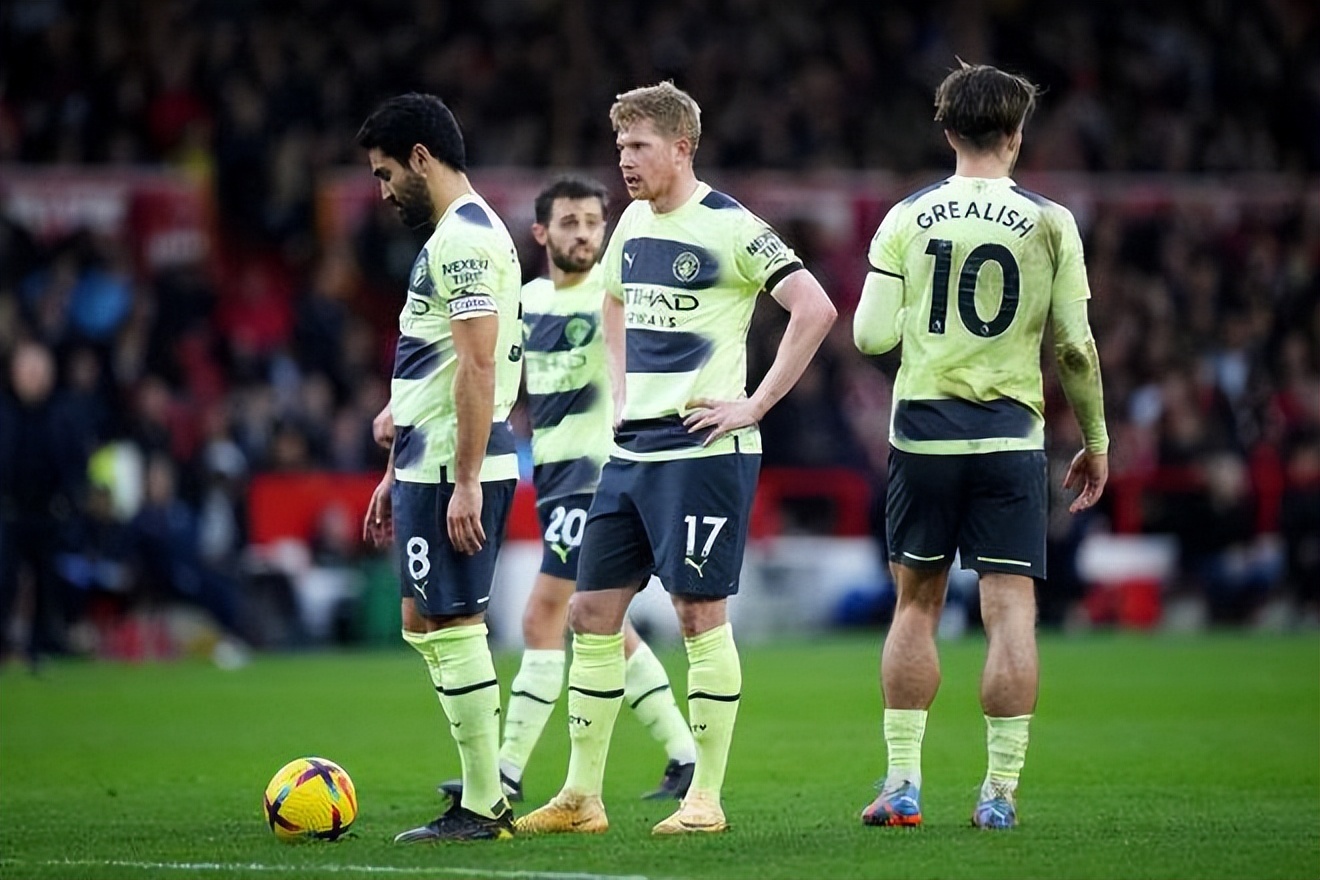 状态不错！4号秀克尼佩尔半场9中7轰18分（手感火热！4号秀克尼佩尔半场9投7中砍下18分）