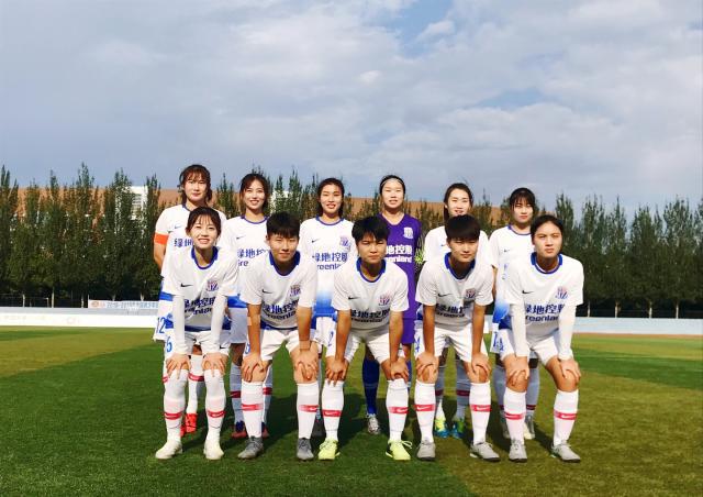 杜兰特篮下强打稳定胜局（杜兰特内线强攻锁定胜利）