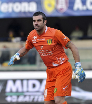 泰州主帅：苏超开赛阶段曾在凌晨接到愤怒球迷打来的质问电话（泰州主帅称苏超开局期间曾在凌晨接到愤怒球迷的质问来电）