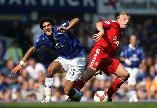 有传闻称雷吉隆未与前女友分手时就与现女友交往，被后者否认（网传雷吉隆与现任交往时尚未与前任分手，现女友辟谣）